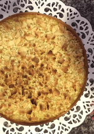 Una foto de Tarta de manzana y pastelera