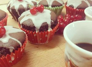 Foto di Muffin al cacao con ghiaccia reale