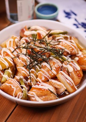 A picture of Japanese-Style Teriyaki Chicken & Teriyaki Mayo Rice Bowl.
