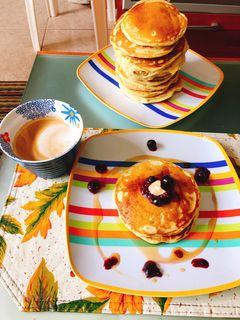 Φωτογραφία της συνταγής Fluffy American pancakes - με σάλτσα από άγρια μούρα