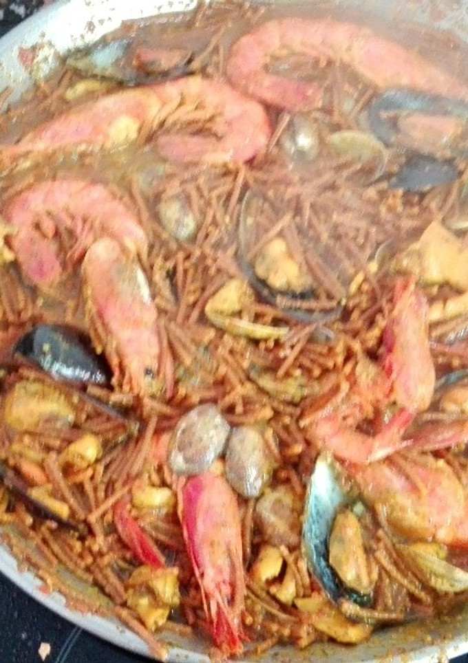 Una foto de Fideua buena