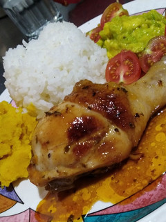 Una foto de Pollo en miel, jengibre y limón! 🍋🍯