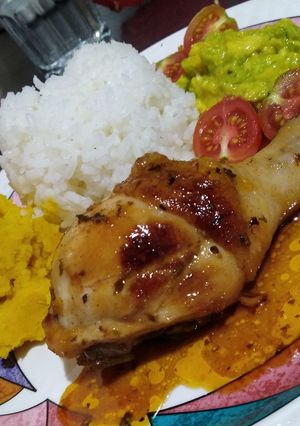Una foto de Pollo en miel, jengibre y limón! 🍋🍯