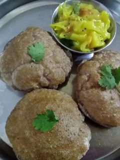 ராகி பூரி (Raagi poori recipe in tamil) செய்முறை முக்கிய புகைப்படம்