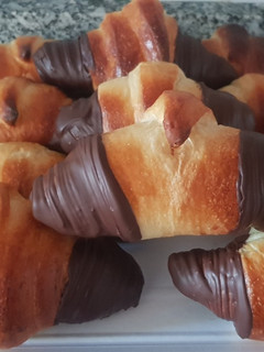 Una foto de Medias Lunas de Chocolate