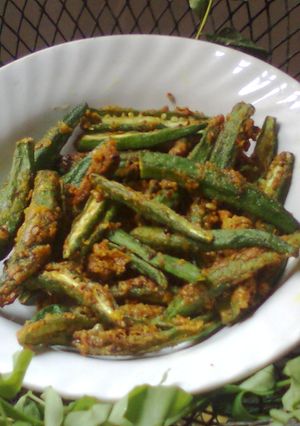 A picture of Fried Bhindi (Okra).