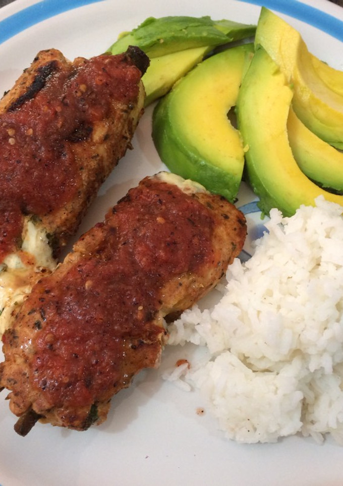 Una foto de Pechuga rellena con chile poblano