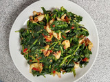 Tumis Pedas Daun Ubi-Kerang