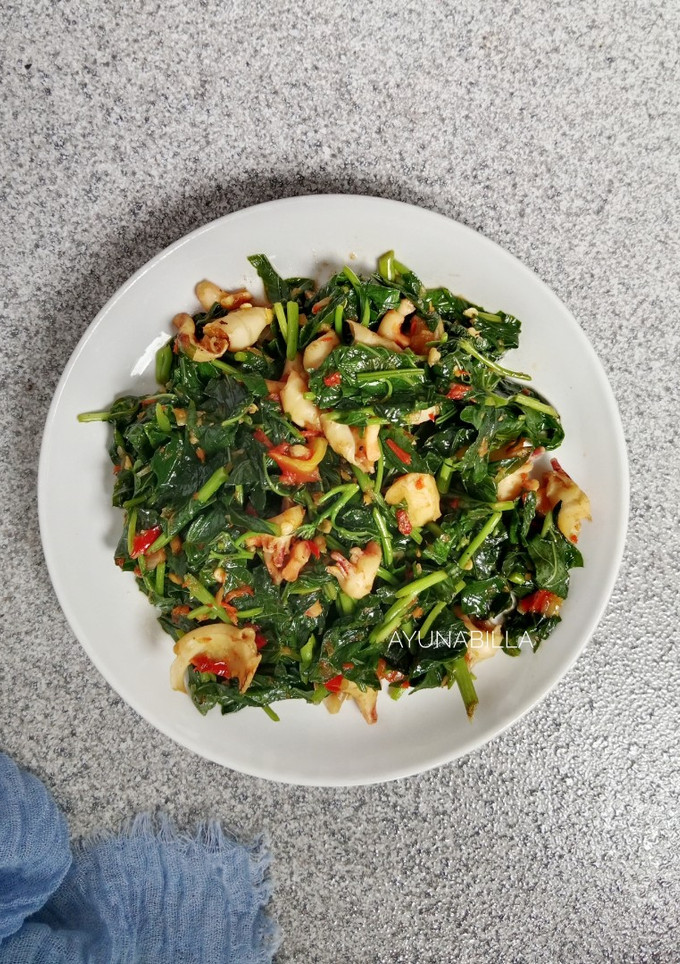 Foto resep Tumis Pedas Daun Ubi-Kerang