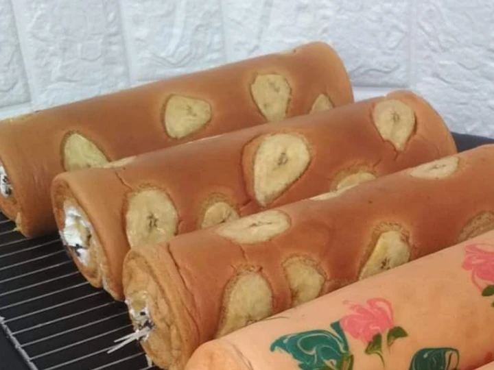 Cara Mudah Menyiapkan Resep Bolu gulung pisang yang Menggugah Selera Anti Ribet, Bisa Manjain Lidah
