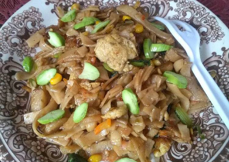 Kwetiau goreng kencur