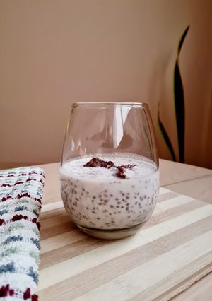 Una foto de Pudding de avena y chía con chocolate 🥣 Overnight oats
