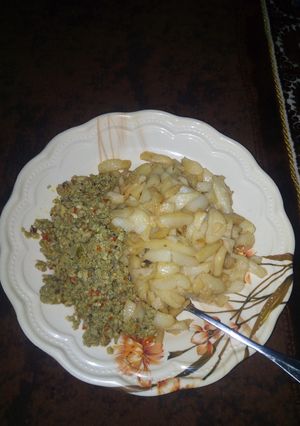 A picture of Chips with sardine & egg source.