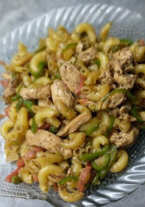 A picture of Macaroni.