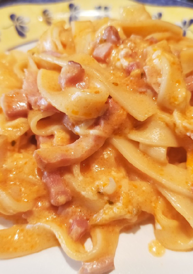 Una foto de Tagliatelli al horno