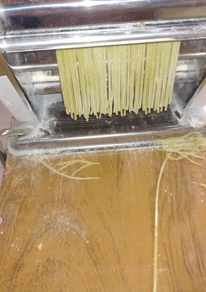 Una foto de Tallarines caseros y moñitos para la sopa
