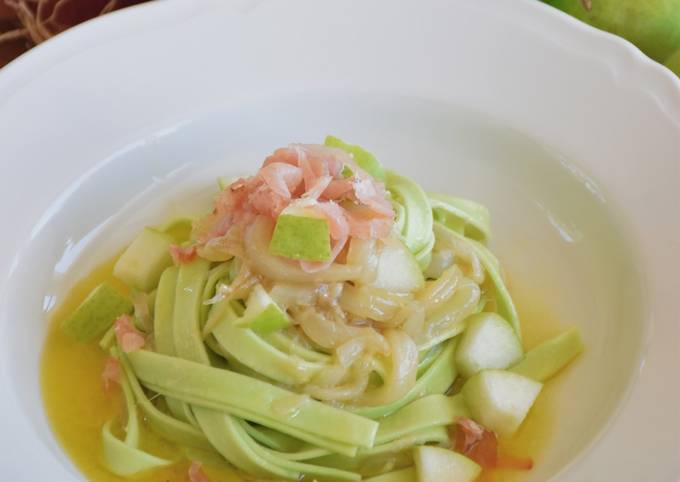 Modo più semplice a Preparare Fatto in casa super veloce Tagliatelle di pere con crema alle 3 cipolle