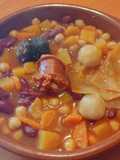 Potaje de garbanzos y alubias con nabos, calabaza y repollo
