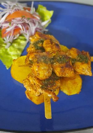 Una foto de Brochetas de pollo