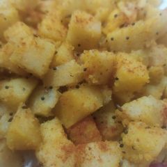 A picture of Fried idli.