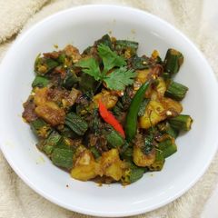A picture of Bhindi Aloo Masala.