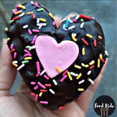 A picture of Heart Donut.