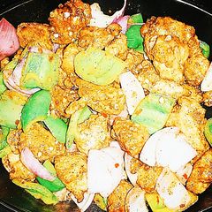 A picture of Spicy Fried Chicken & Veggies.