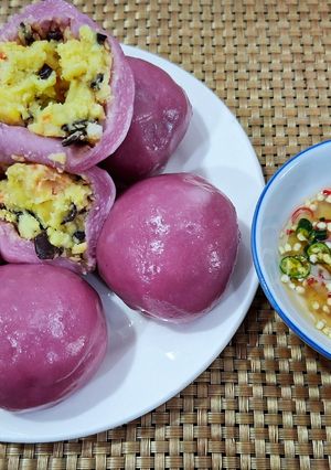 Hình của món Bánh ít trần chay màu lá cẩm.