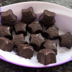 A picture of Roasted nuts choclates.