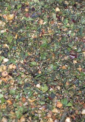 A picture of Murungai Illai Podi(Drumstick leaves).