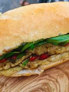 Hình của món Bánh mì chả cá ThuNhà làm.