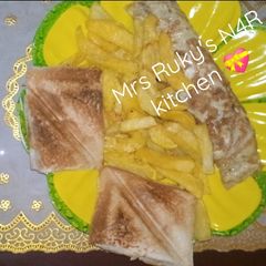 A picture of Toasted bread with Irish and eggs.