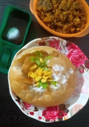 રાજસ્થાની સ્પેશિયલ મુંગ દાલ કચોરી (Rajasthani Special Moong Dal Kachori Recipe In Gujarati) રેસીપી મુખ્ય ફોટો