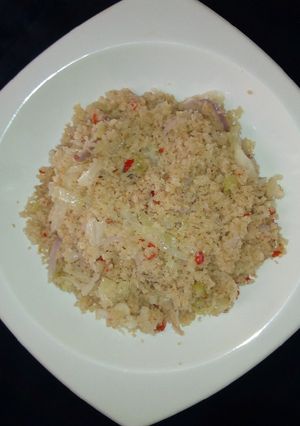 A picture of Dambun shinkafa with cabbage.
