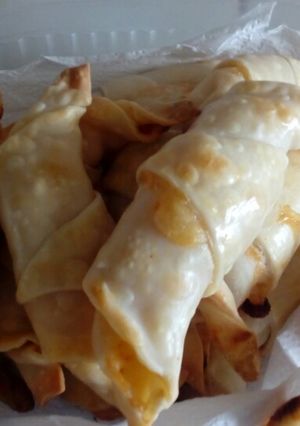 Una foto de Medialunas de jamón y queso