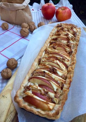 Foto di Tortino di mele, Camembert e noci