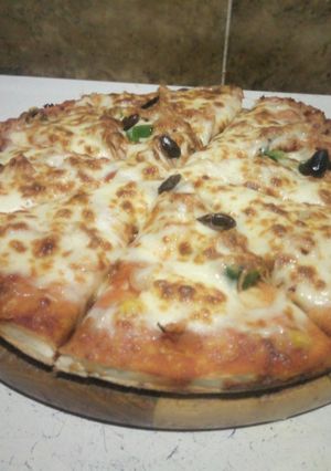 A picture of Chicken Pizza.