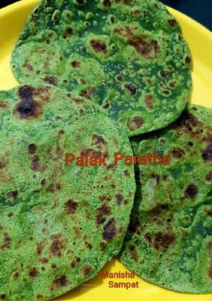 A picture of Hariyali Palak Paratha.