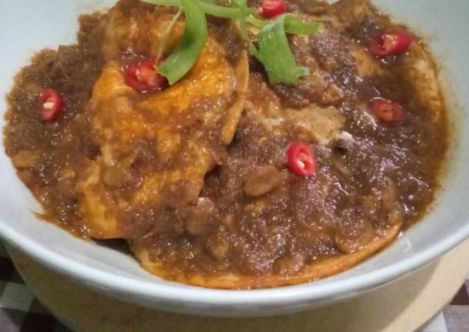 Bagaimana Menyiapkan Pindang Telur Ceplok Tauco yang Enak Banget