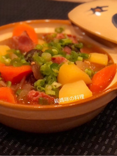 【韓式】馬鈴薯排骨湯 的食譜成品照片