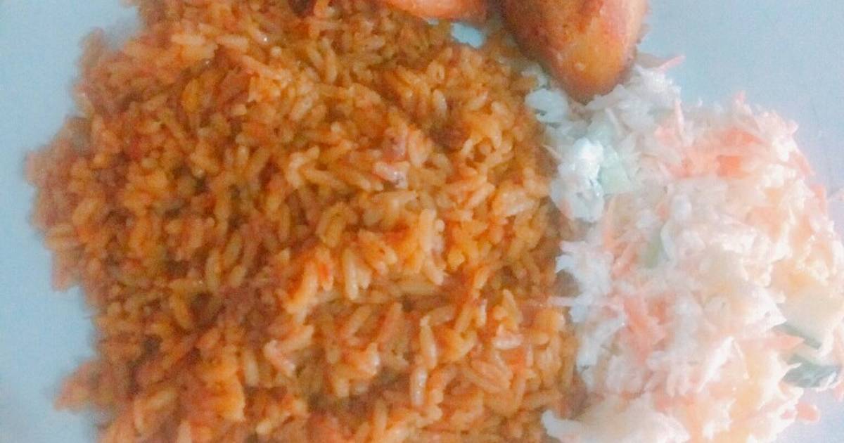 Jollof Rice and Chicken with Coleslaw - Travelandmunchies