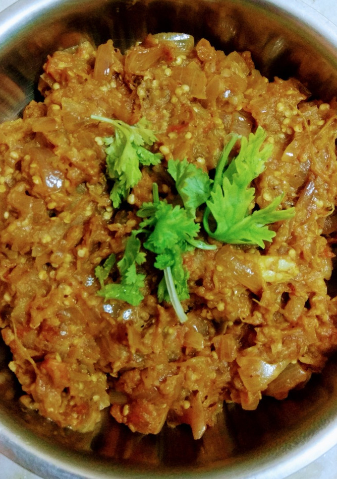 சுட்ட கத்திரிக்காய் மசியல் (Sutta Kathrikai masiyal Recipe in tamil) செய்முறை முக்கிய புகைப்படம்