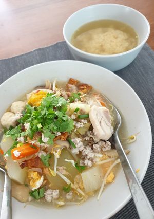 รูปของ น้ำซุปก๋วยเตี๋ยวหมู