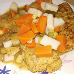 Foto principal de Mero con vegetales en jugo de limón y pimienta