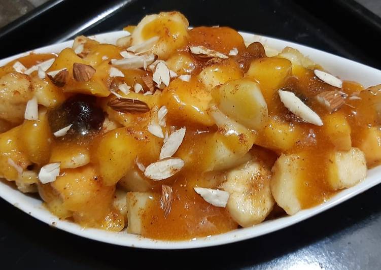Recipe of Quick Fruit chaat with khobani sauce😋