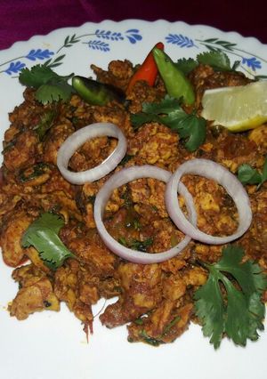 হায়দ্রাবাদি চিকেন কিমা কারি (Hyederabadi chicken keema curry recipe in Bengali) রেসিপির প্রধান ছবি