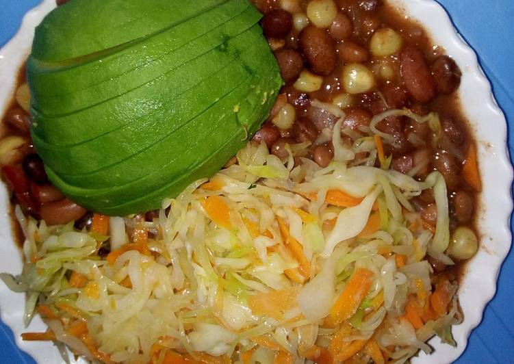 How to Make Speedy Stewed githeri with steamed cabbage