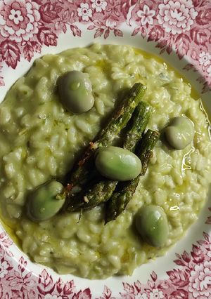 A picture of Risotto with Fava Bean Purée and Asparagus.