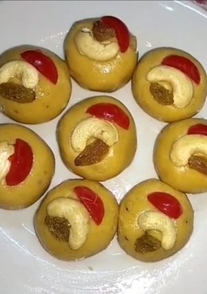 বেসনের লাড্ডু (Besaner Ladoo recipe in Bengali) রেসিপির প্রধান ছবি