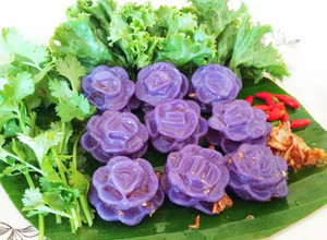 รูปของ ขนมช่อม่วง(Stuffed flower-shaped dumplings)
